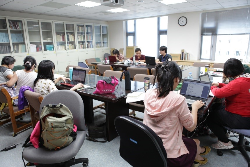 2014年9月19-20日第四組學員整稿情形(導師陳進金老師)